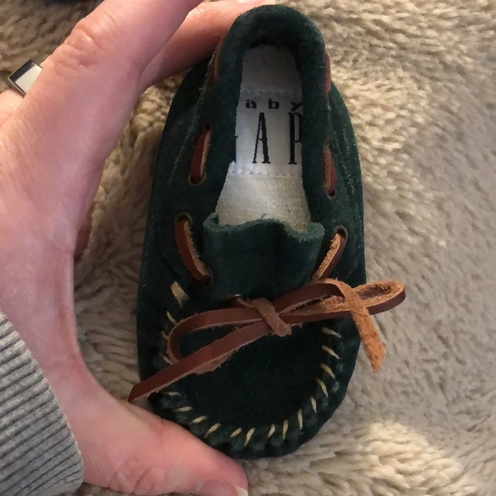 🎉4 for $20 Vintage 100% Leather Baby Gap Moccasins, size 1